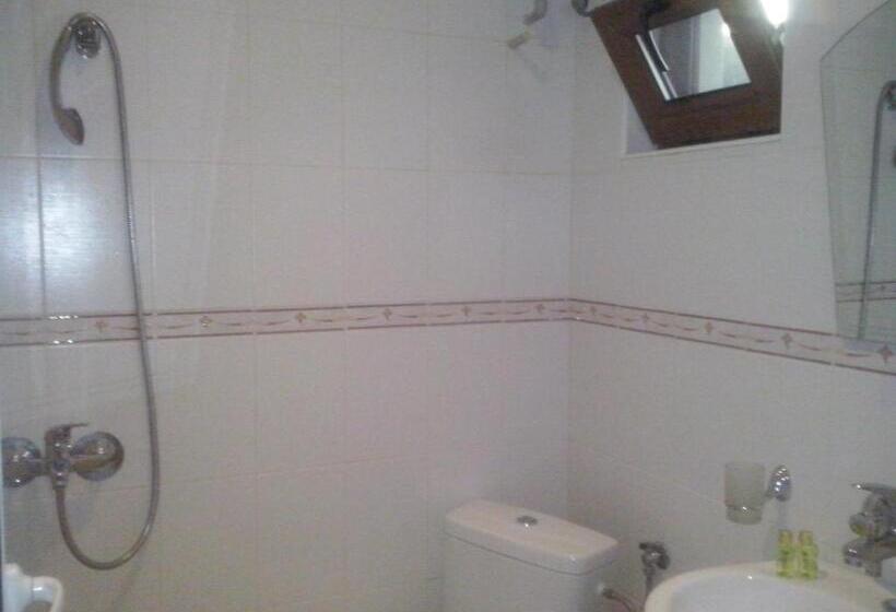 Номер Стандарт Трехместный, Guest House Friends