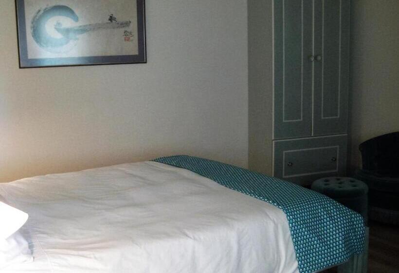 Номер Стандарт, Chambre D Hôtes Oiron, Deux Sevres   Not Near Taize, Burgundy