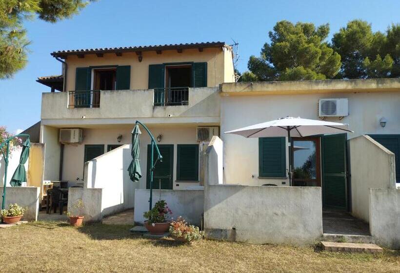 اتاق استاندارد با بالکن, Agriturismo Residenza Nakelia