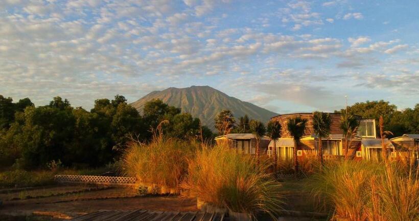 스탠다드 방갈로, Bali Umah Tinjung