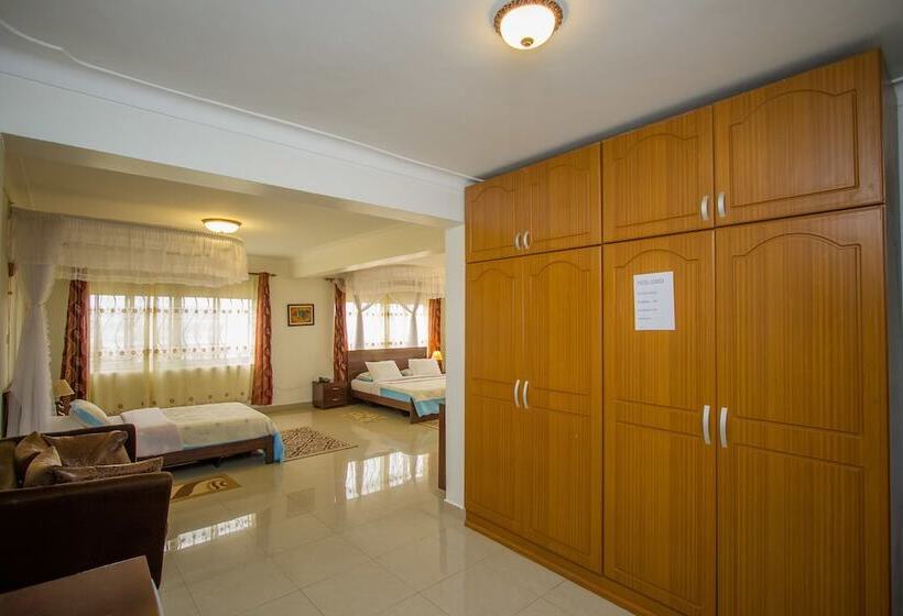 Family Room, Reinah Tourist