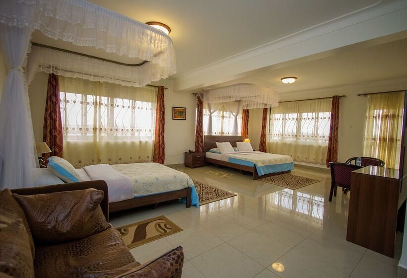 Family Room, Reinah Tourist