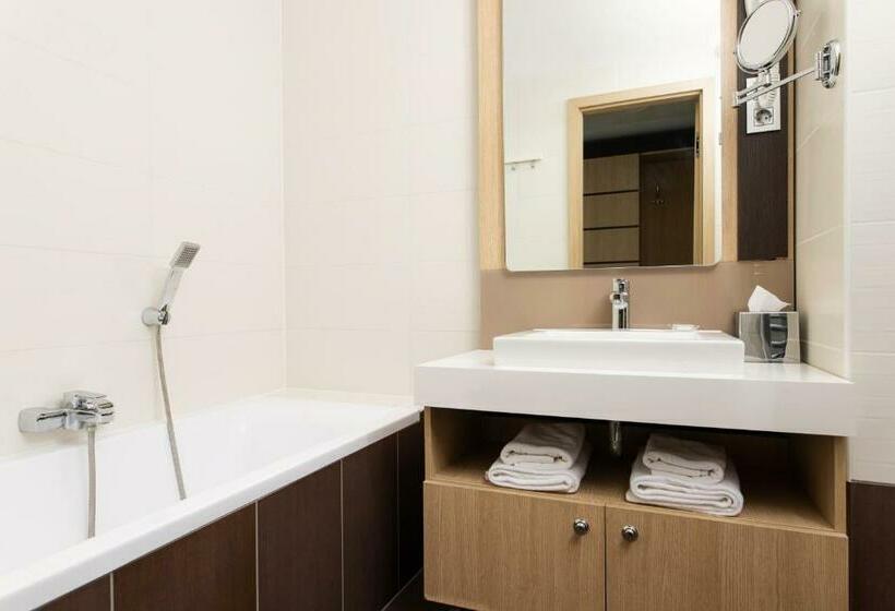 Семейный Номер, Portobello Wellness & Yacht Hotel Esztergom