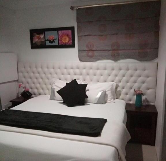 اتاق استاندارد با تخت بزرگ, Bruno Comfort Suites