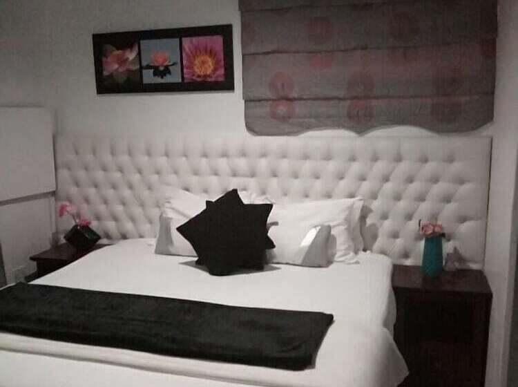 اتاق استاندارد با تخت بزرگ, Bruno Comfort Suites