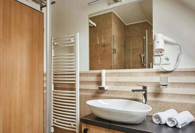 Quarto Estandar com Sacada, Gold House Pension