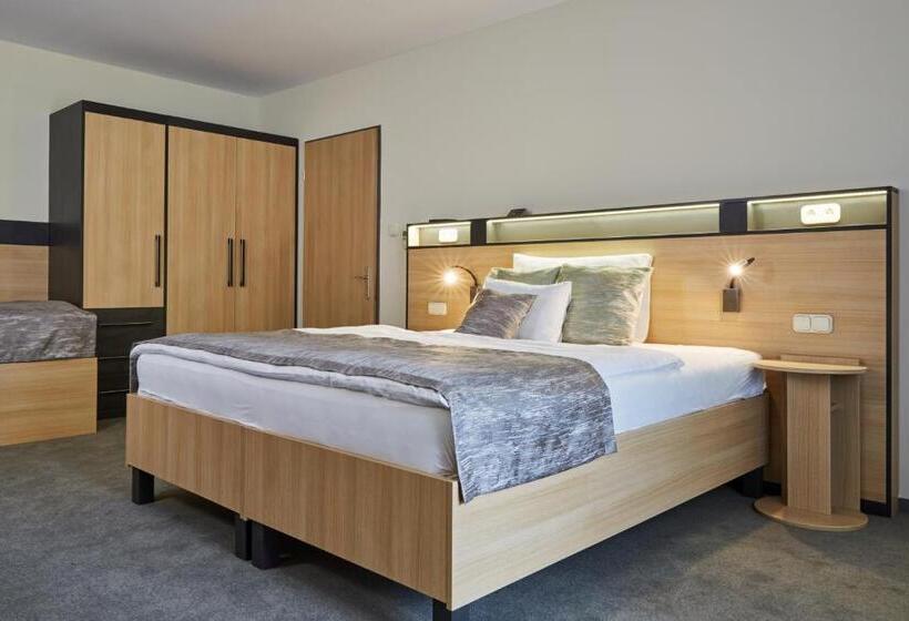 Quarto Superior, Gold House Pension