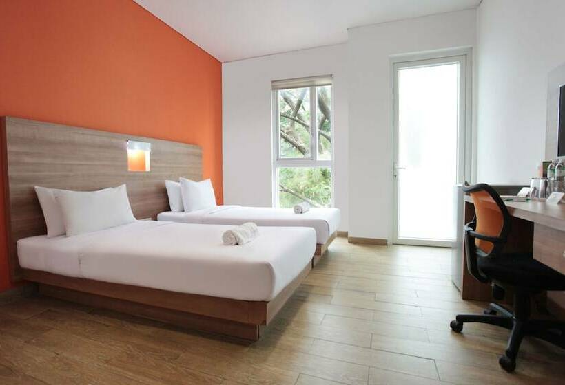 Номер Economy, Legreen Suite Kuningan