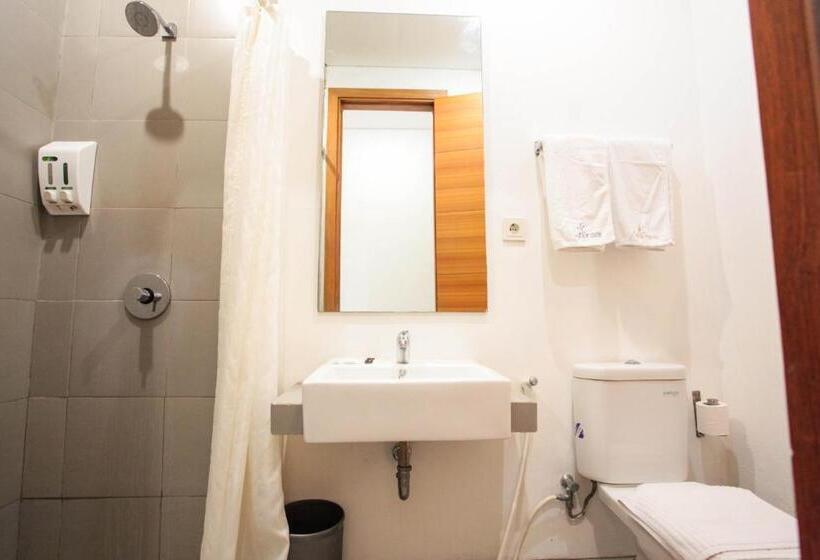 Номер Economy, Legreen Suite Kuningan