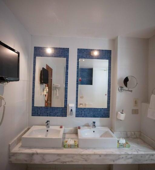اتاق لوکس, Mousa Coast Hotel & Spa