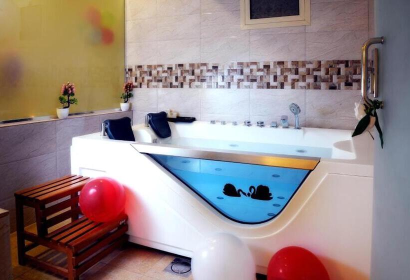 Suite, Garden Plaza