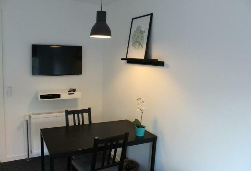 Habitación Estándar, Close But Quiet