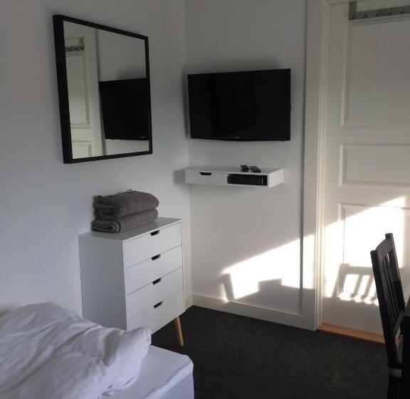 Habitación Estándar, Close But Quiet