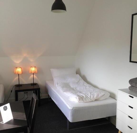 Habitación Estándar, Close But Quiet