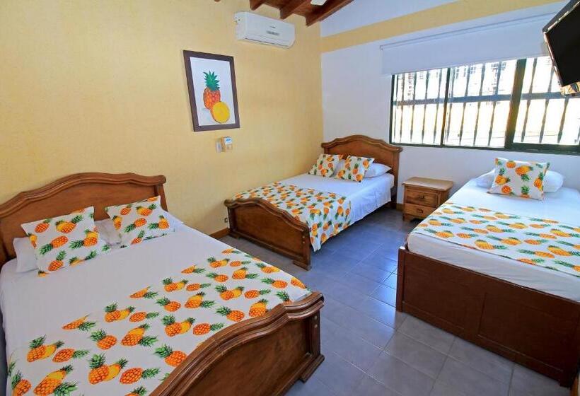Четырехместный Номер Стандарт, La Casa Amarela