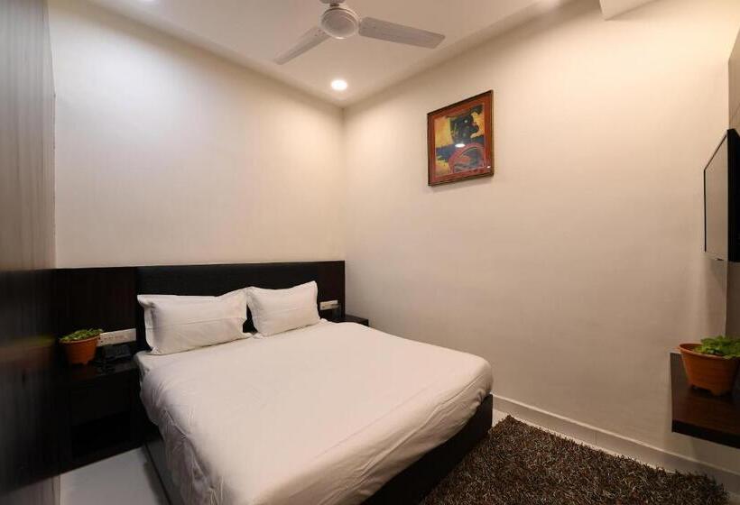 סוויטה משפחתית, Madhav Muskan Residency