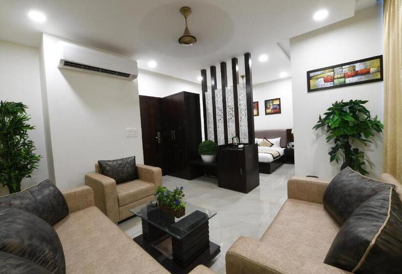 חדר סטנדרט עם מיטת קינג, Madhav Muskan Residency