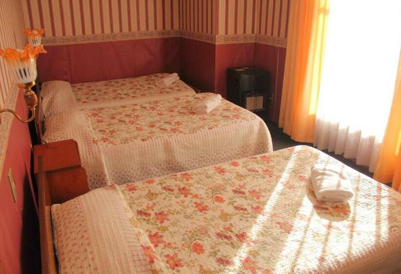 Трехместный Номер Стандарт Совместная Ванная, Hostal Benavente