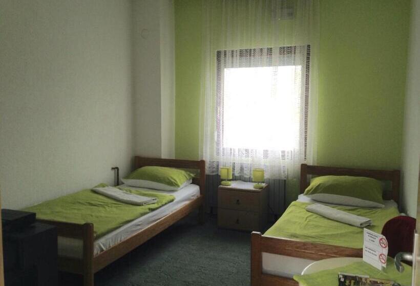 Номер Стандарт, Hostel Lega House