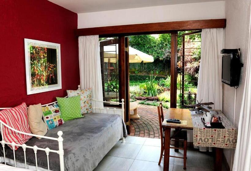 Семейный Номер, Oliveroom Self Catering And B&b