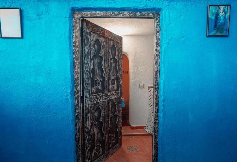 בקתה סופריור, Riad Antek