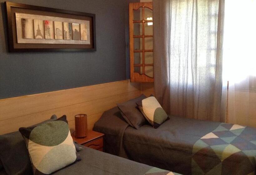 اتاق استاندارد سه نفره, Hostal El Parron