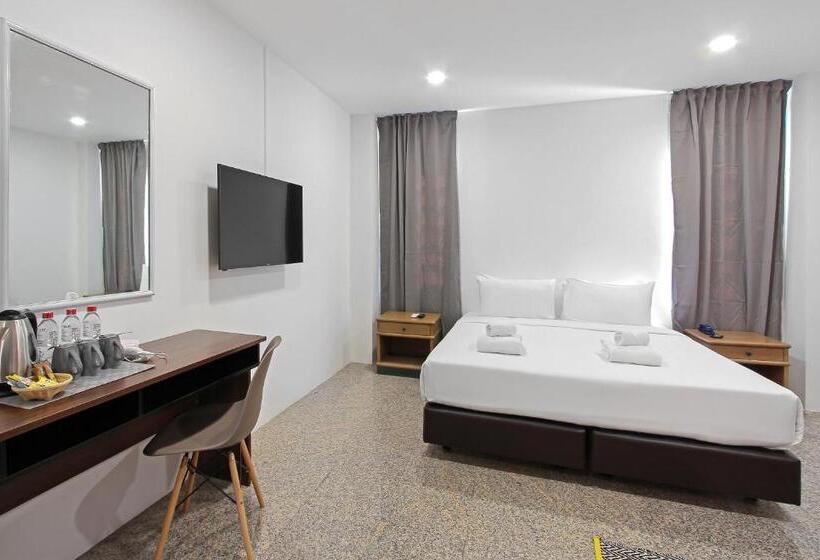 Номер Премиум, Pula Silom
