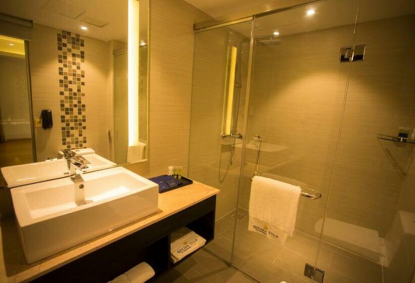 غرفة سوبيريور سرير كينج, Golden Tulip  The Grandmark Dhaka