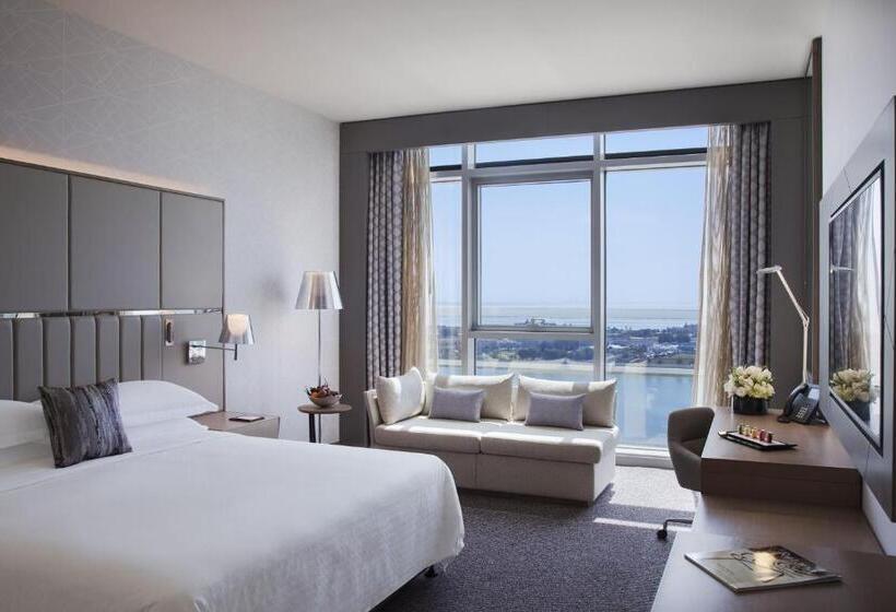 Номер Клуб Кровать Кинг, Pearl Rotana Capital Centre