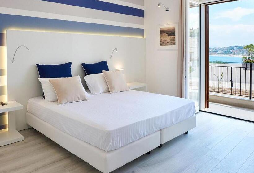 Номер Стандарт Вид на Море с Балконом, Marina Di Petrolo Hotel & Spa
