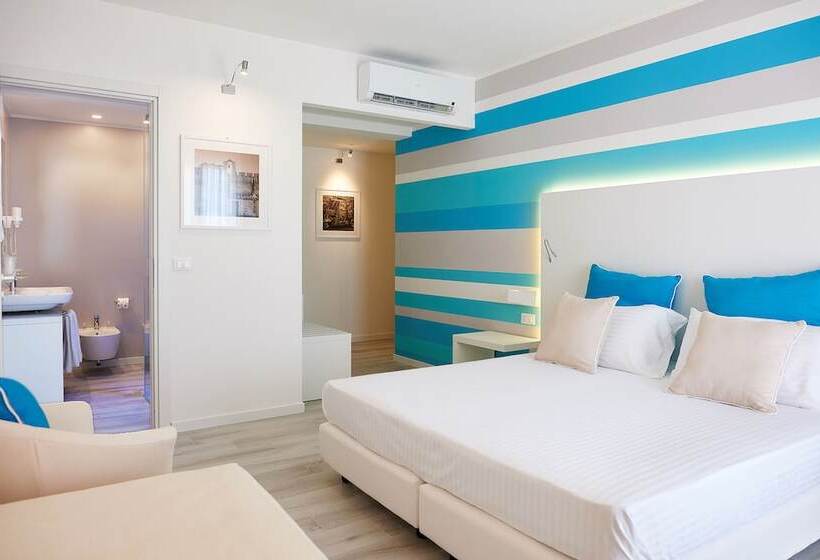 Четырехместный Номер Стандарт с Балконом, Marina Di Petrolo Hotel & Spa