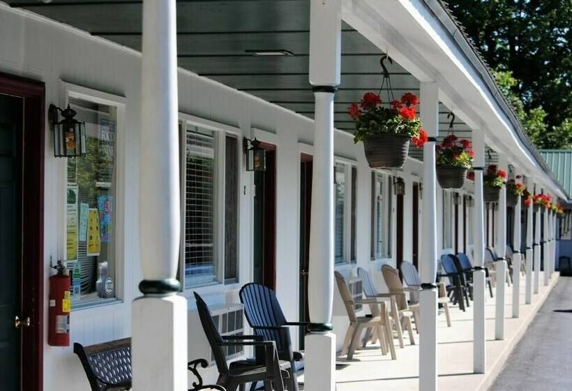 Номер Стандарт, Rock Ledge Motel