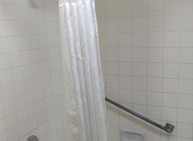 חדר סטנדרט עם מיטת קינג, Rodeway Inn