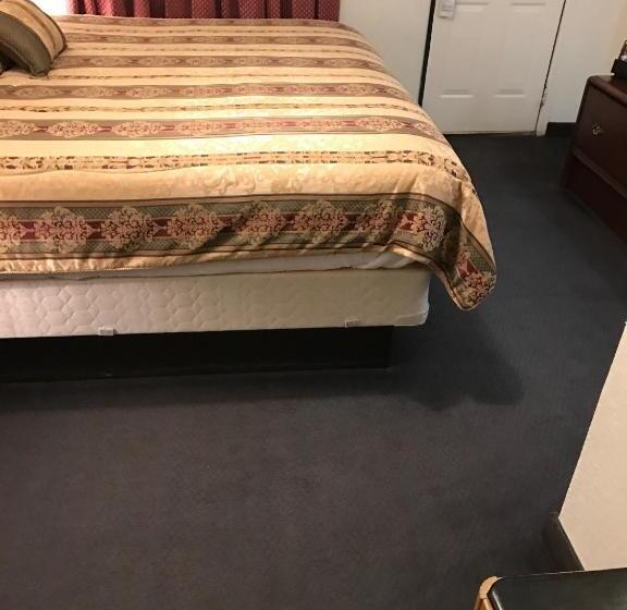 חדר סטנדרט עם מיטת קינג, Budget Inn Of Brownfield