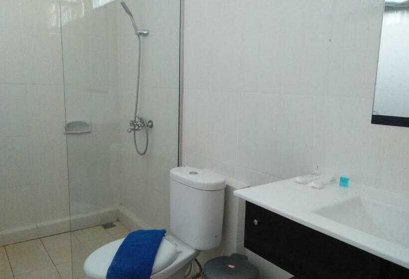 Номер Deluxe, Netral Jombang
