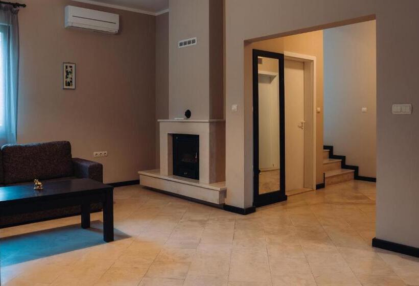 Дом 3 Спальни, Ostrova Holiday Village