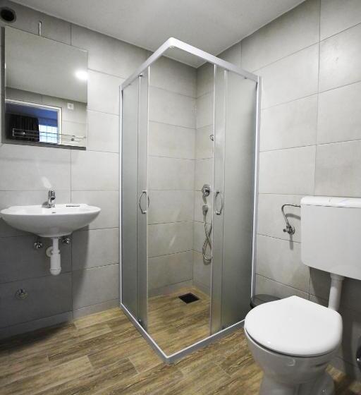 اتاق استاندارد چهار تخته, Atrijum Apartments And Rooms