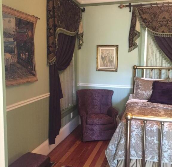 장애인을 위한 퀸사이즈 스탠다드 룸, The Whitmore Inn