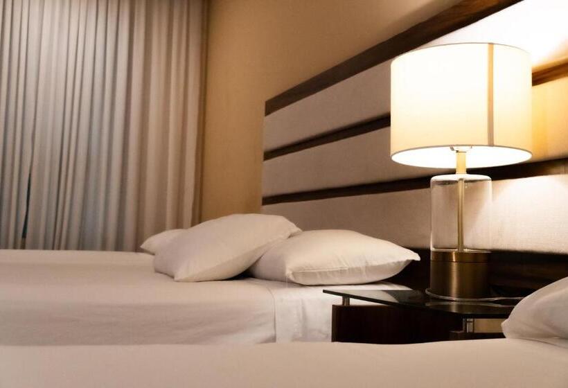 Quarto Triplo Estandar, Infinity Suites Habitación Triple 209