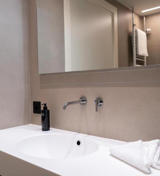 سوییت لوکس, Arbed Living Hotel   Supercharger