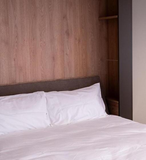 Deluxe Suite King Bed, Arbed Living Hotel   Supercharger