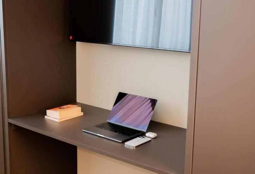 سوئیت پرزیدنت, Arbed Living Hotel   Supercharger