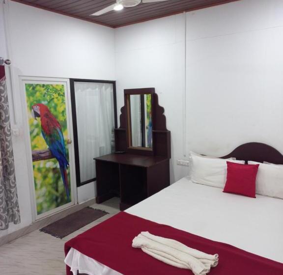 Номер Стандарт Трехместный, Edens Residency Thekkady