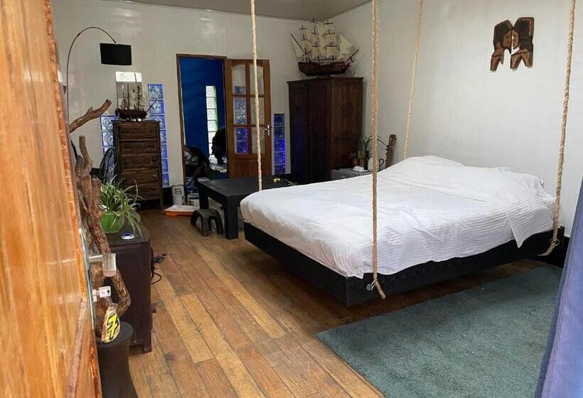 سوییت, Bamboo Lodge