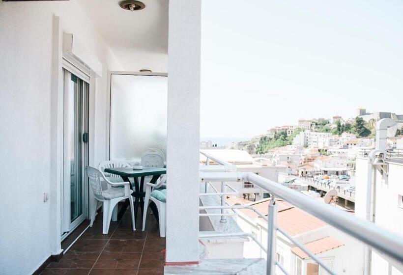آپارتمان 1 خوابه با بالکن و چشم‌انداز دریا, Premium Apartments
