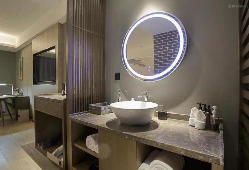 Номер Стандартный с Видом, Mehood Lestie Hotel   Xi An Jiaotong University Xijing Hospital Changle Park Metro Station