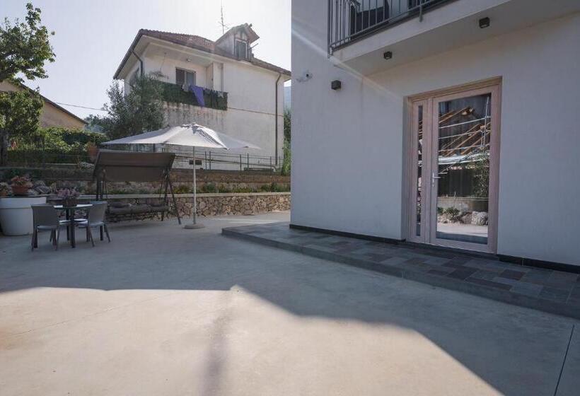 Номер Стандарт Вид на Сад, Villavità