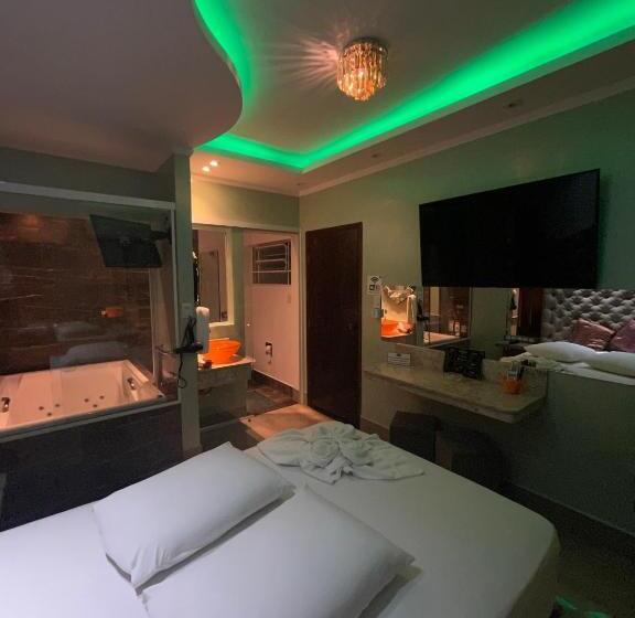 디럭스 룸, Império Motel
