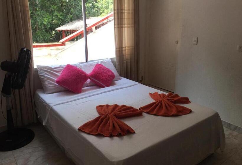 스탠다드 트리플 룸, Hostal La Gran Ceci