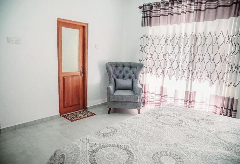 Номер Стандарт Трехместный, The Elegance